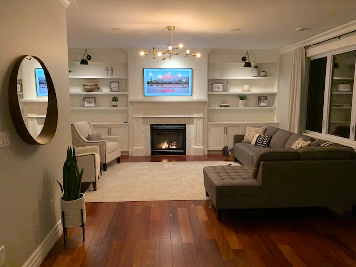 Family home in upscale neighbourhood, 5 min to dwtwn Houses for Rent