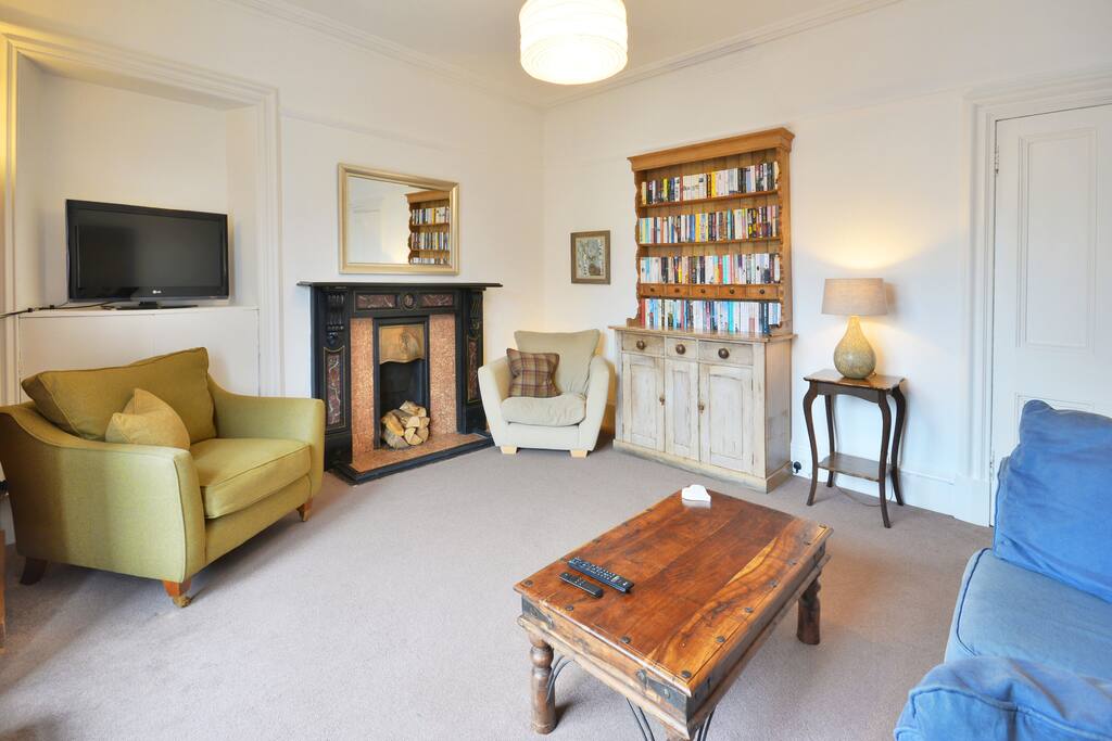 Sitting room.