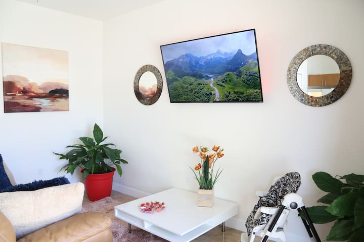 Luxury Dreamstay Miami 3/2 King Suite - Cutler Bay, FL
