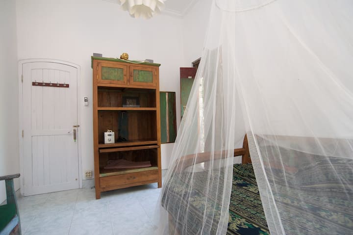 Bedroom 3: Multifuntional room with day bed ...