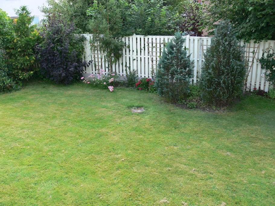 Garden with room for playing