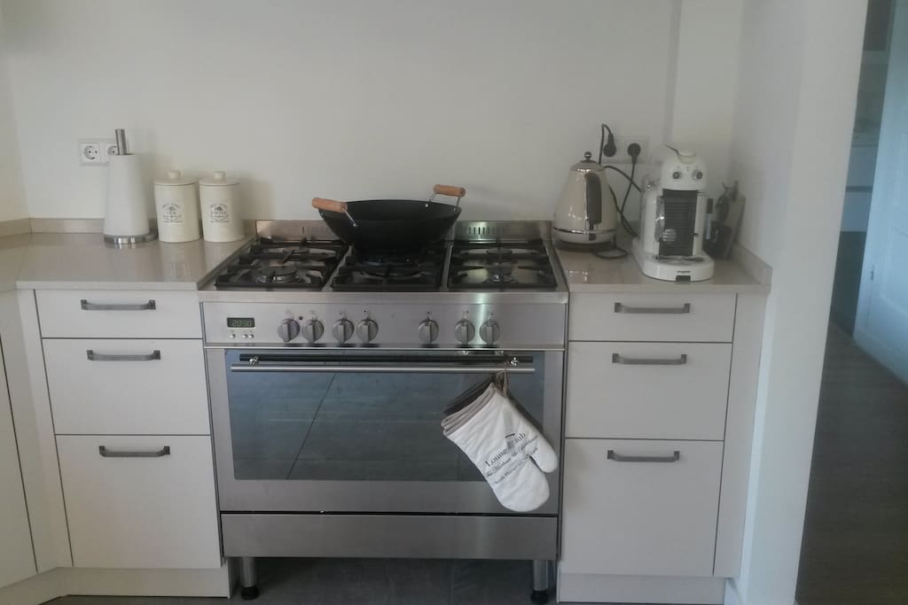 Large oven