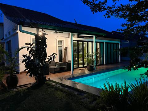 The Jiwa Guest House with private big size pool