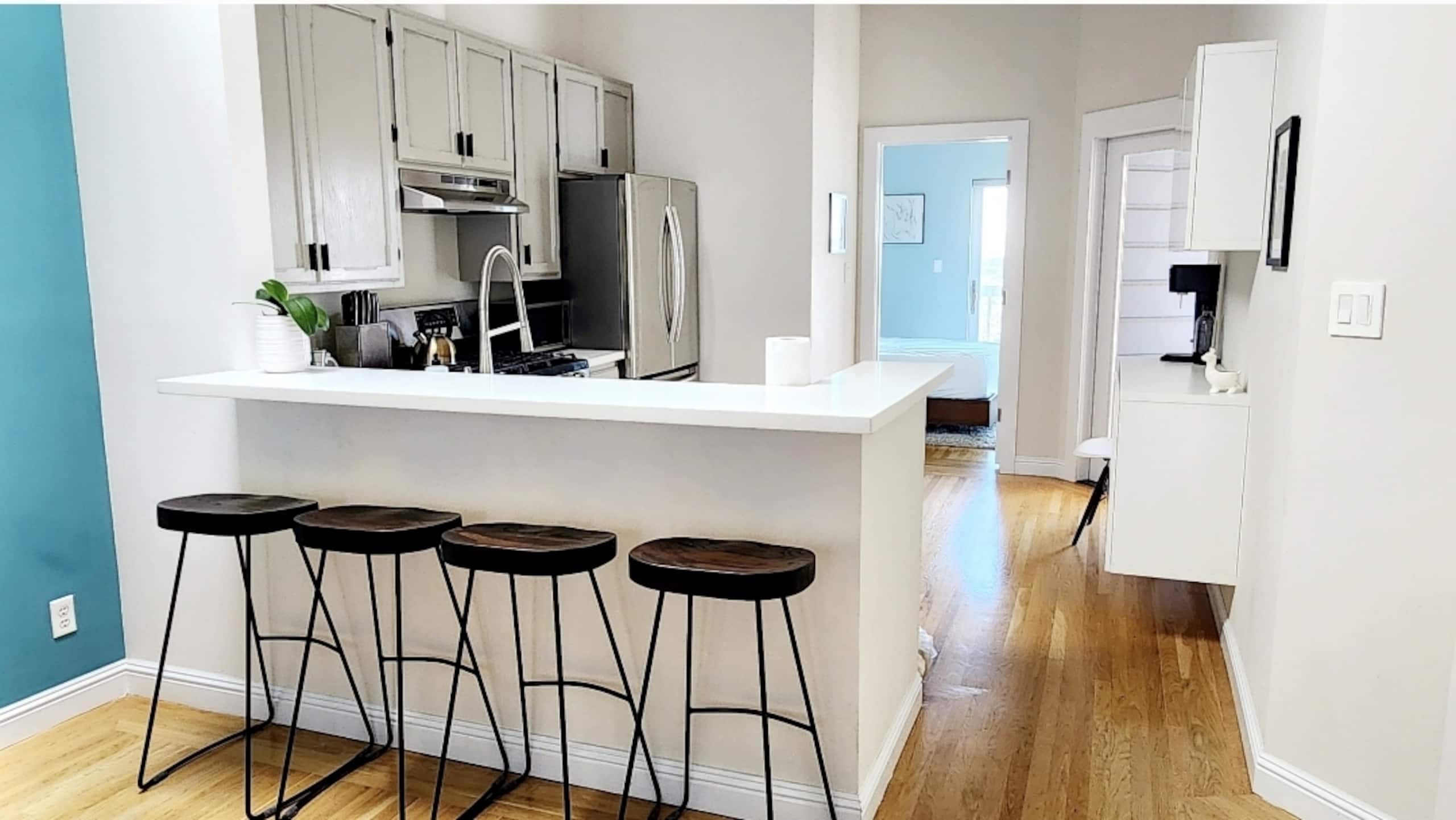 Home in San Francisco · ★4.95 · 2 bedrooms · 2 beds · 1 bath - Image 8