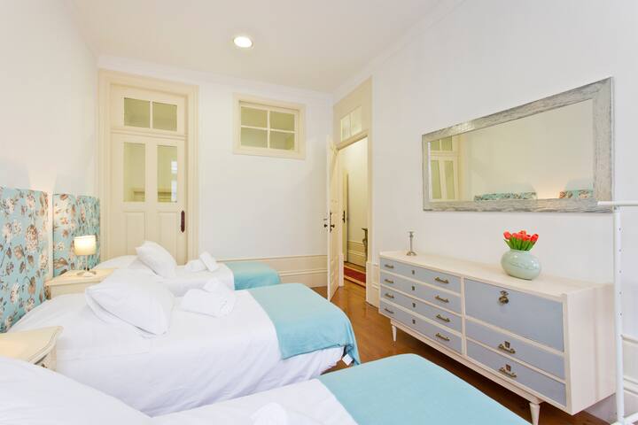 Casa Portugueza Experience-10/12 People gallery image 3