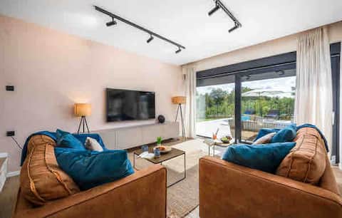 Top performing Airbnb: Istria-villa Frani-large pool-parking in Jehnići