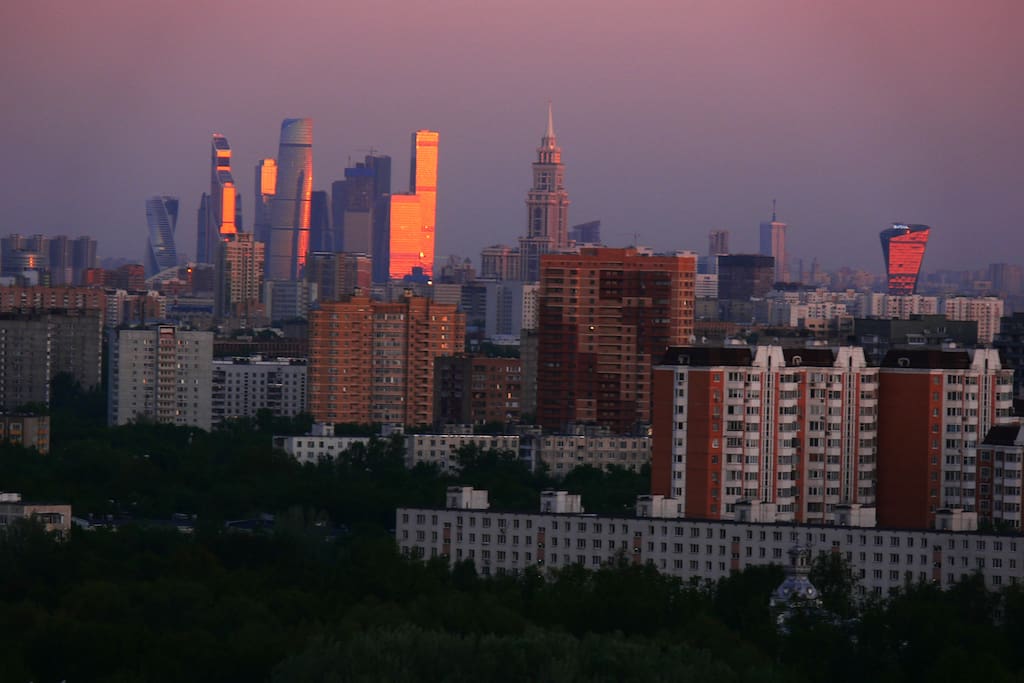 Высотки Москвы видны из наших окон