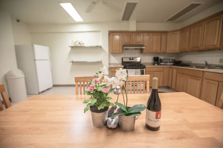 ~NEW!~ Sunny and Private Suite Near Union Square