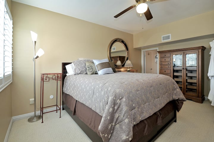 Queen bedroom