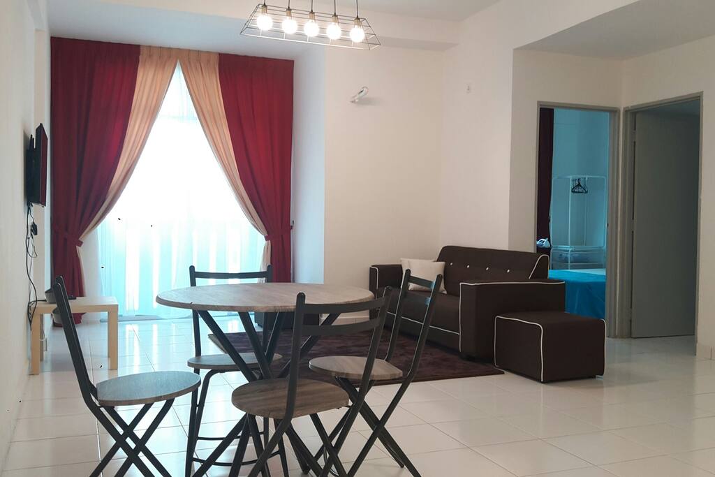 Dining hall and living room: Njoi