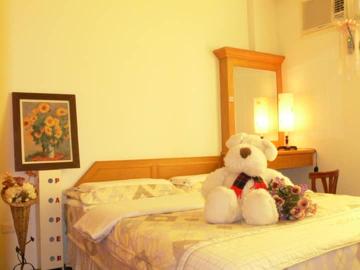 Dhomë e ngrohtë dhe komode (2F)