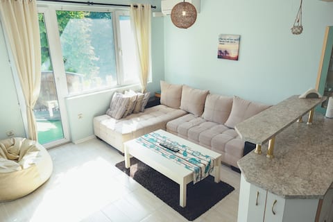 Top Airbnb: THE BEACH HOUSE: Instaworthy, Sand in Your Feet in Одесос