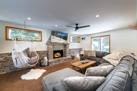 Popular Airbnb listing: Cozy Mountain Escape with Hot Tub! in Cedar Flat
