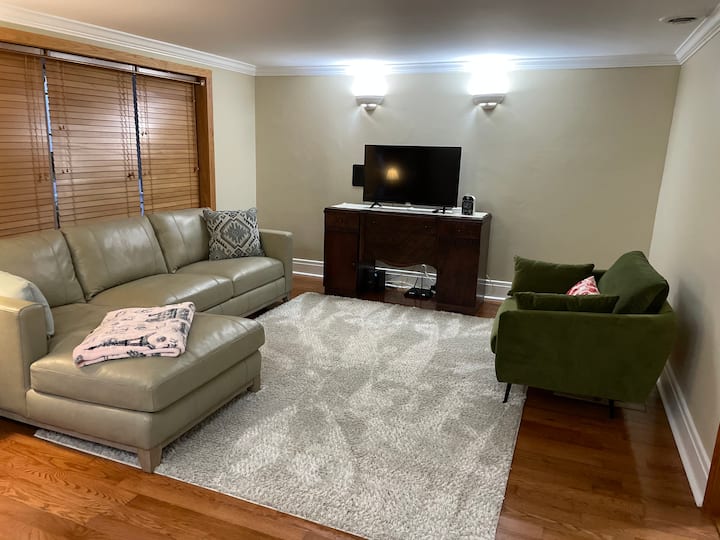 Carols 3 Bedroom Village Farmhouse Buffalo, Ny - Akron, NY