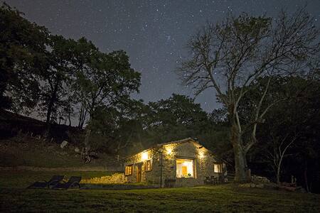 El Bosque-luxurious off-grid cabin retreat