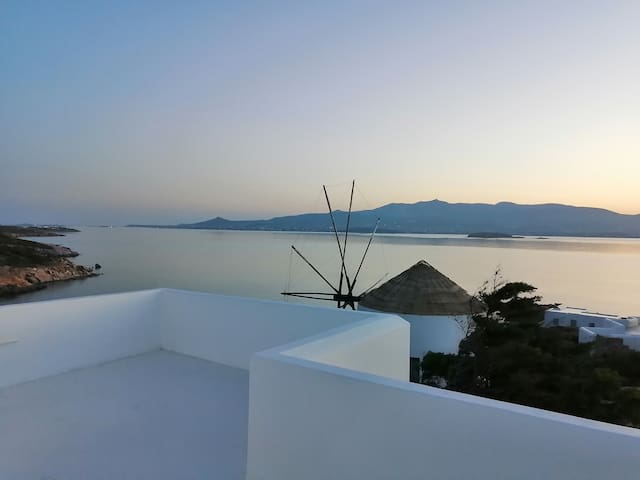Walk to the beach-Villa Nostos Antiparos