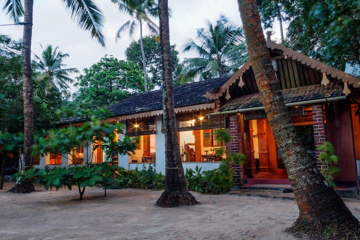 Sea Hut Homestay with Aircon..