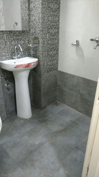 BATHROM