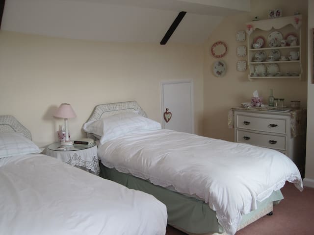 Quiet twin/double in rural Rutland