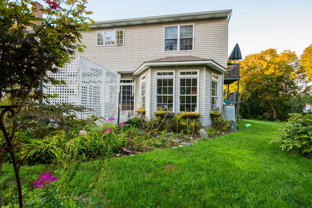 Moondance LaneNarragansett Pier2 bedroom apt. Apartments for Rent