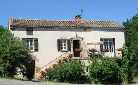 Holiday home in France - cozy garden and private pool