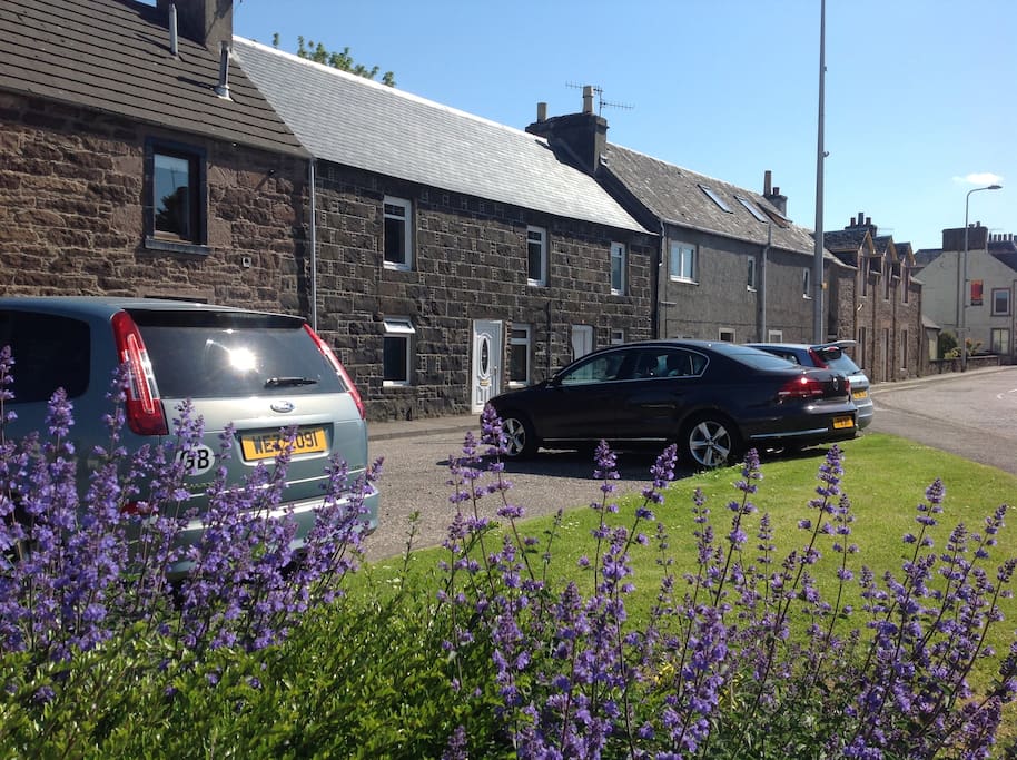 100 year old traditional first floor cottage flat with private access doors and garden.