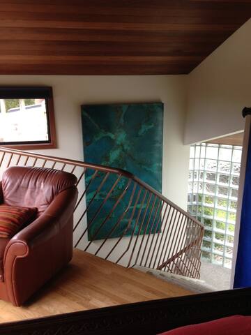 Ocean View Designer Home gallery image 4