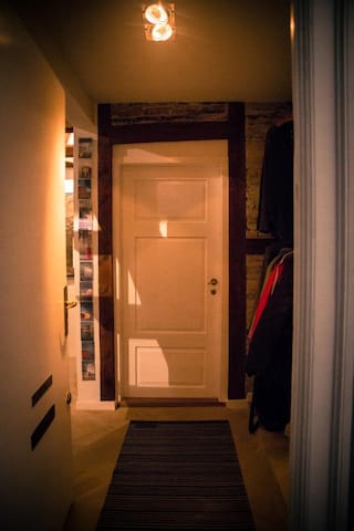 Penthouse w. rooftop & view gallery image 5