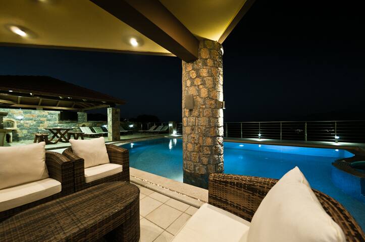 Villa St Nicolas 4 bedroom villa. gallery image 4