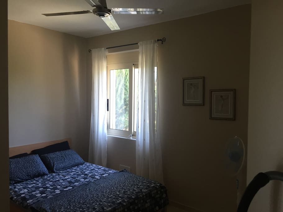 Bed room