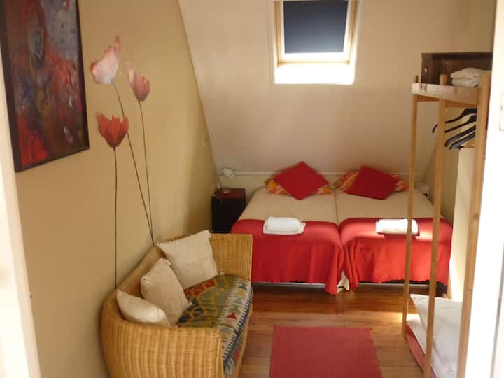 Complete apartm.incl own facilities