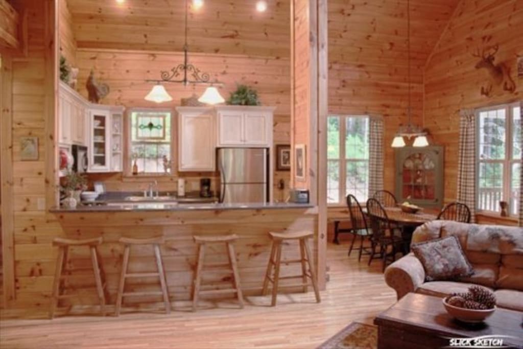 Coon`s Den Kitchen/Dining-North Georgia Cabin Rental