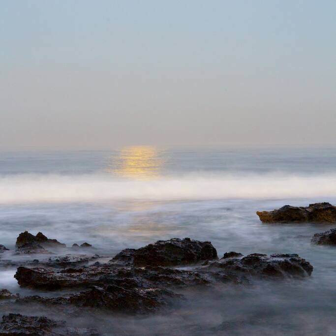Beautiful sun- and moonrises.