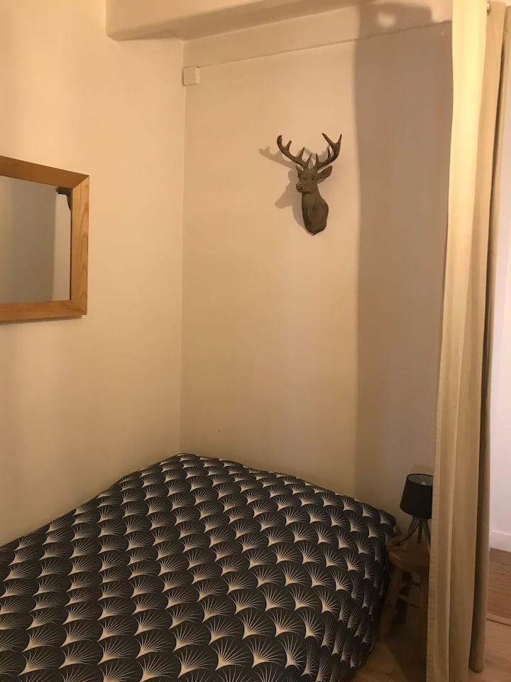 ห้องนอน n • 1 alcove 