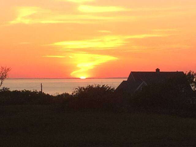 Three Sisters Cottage BI gallery image 2