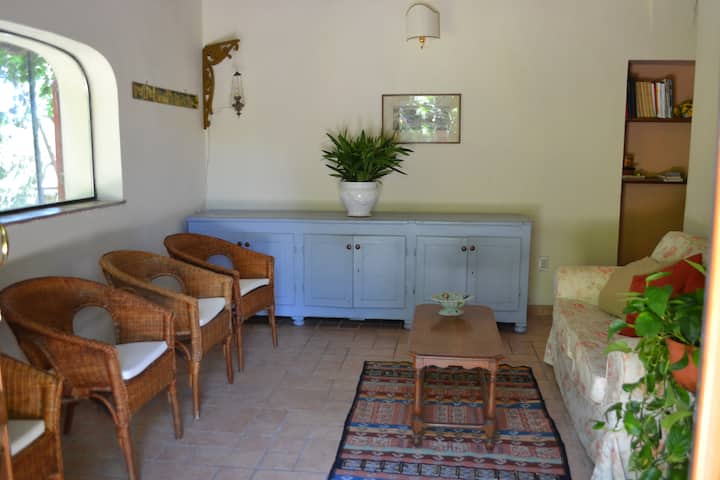 Cosy Farmhouse Appartment On 18th Century Estate - Tuscany