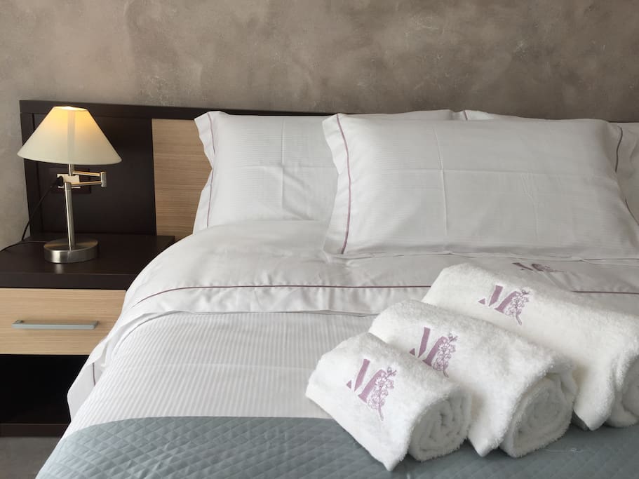 Tutte le camere con biancheria di qualità personalizzata.