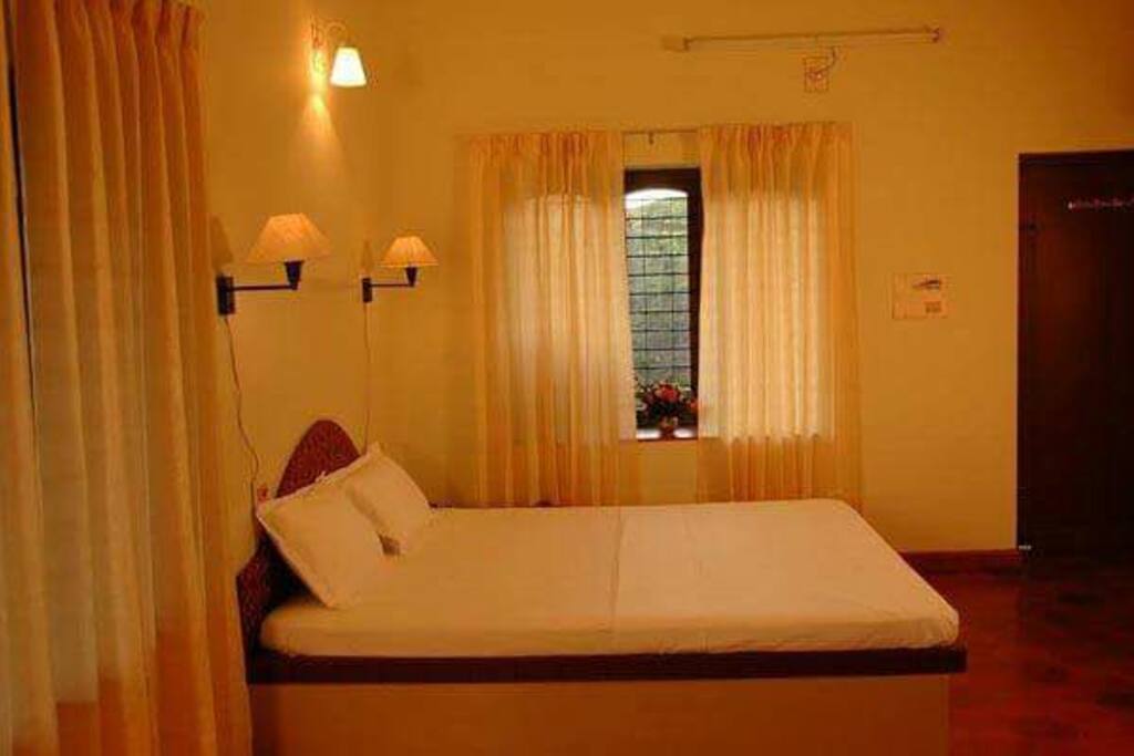 Huge rooms with clean linen