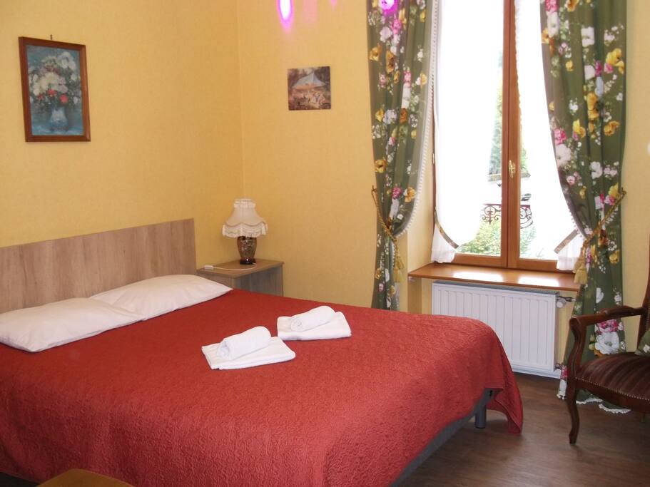 chambre principale 1 lit de 160 et 1 lit de 90