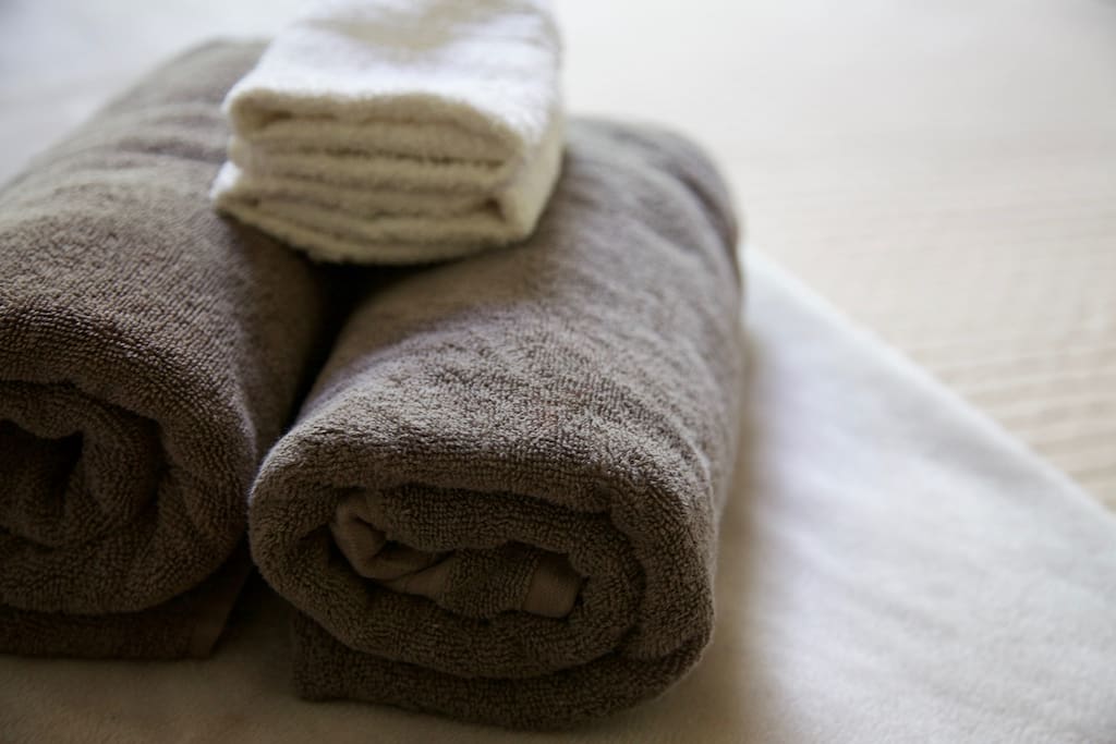 Fresh linen, towels and flannels provided