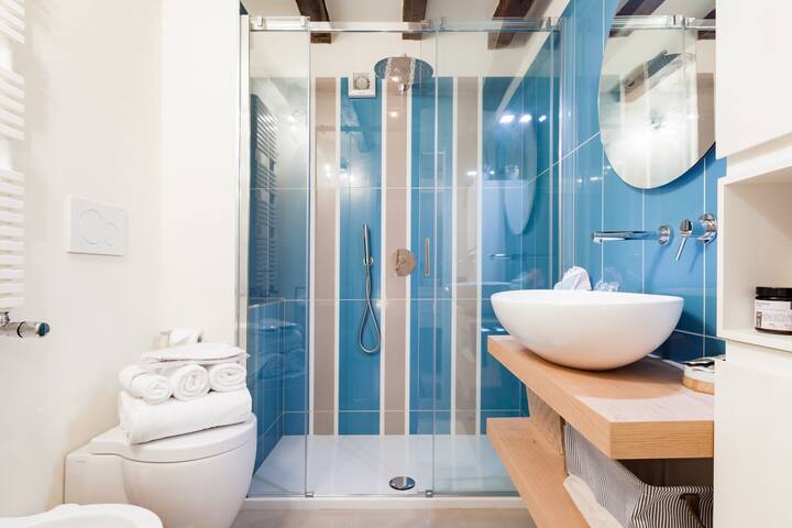 Moscova Luxury B&B, 2 Rooms with En-Suite Bathroom gallery image 5