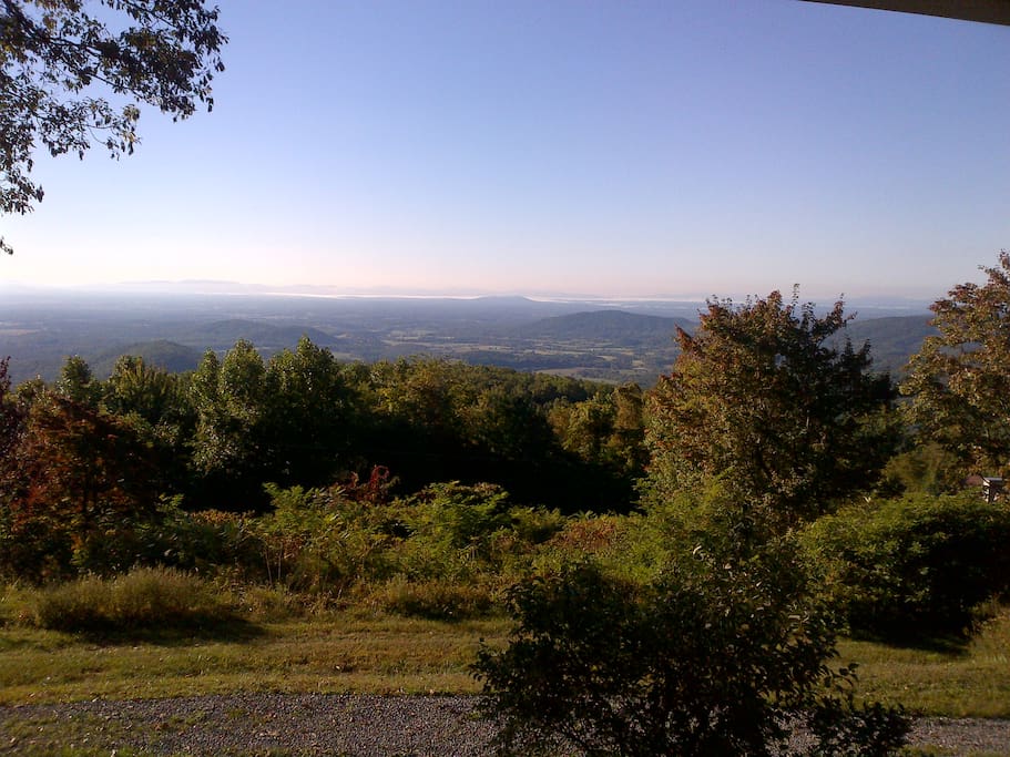 Mountain Cottage w/ Big views The Bobcat Cabin Houses for Rent in