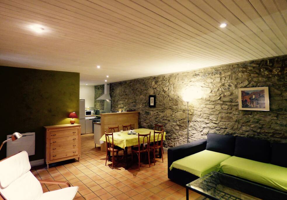 pièce à vivre depuis l'entrée