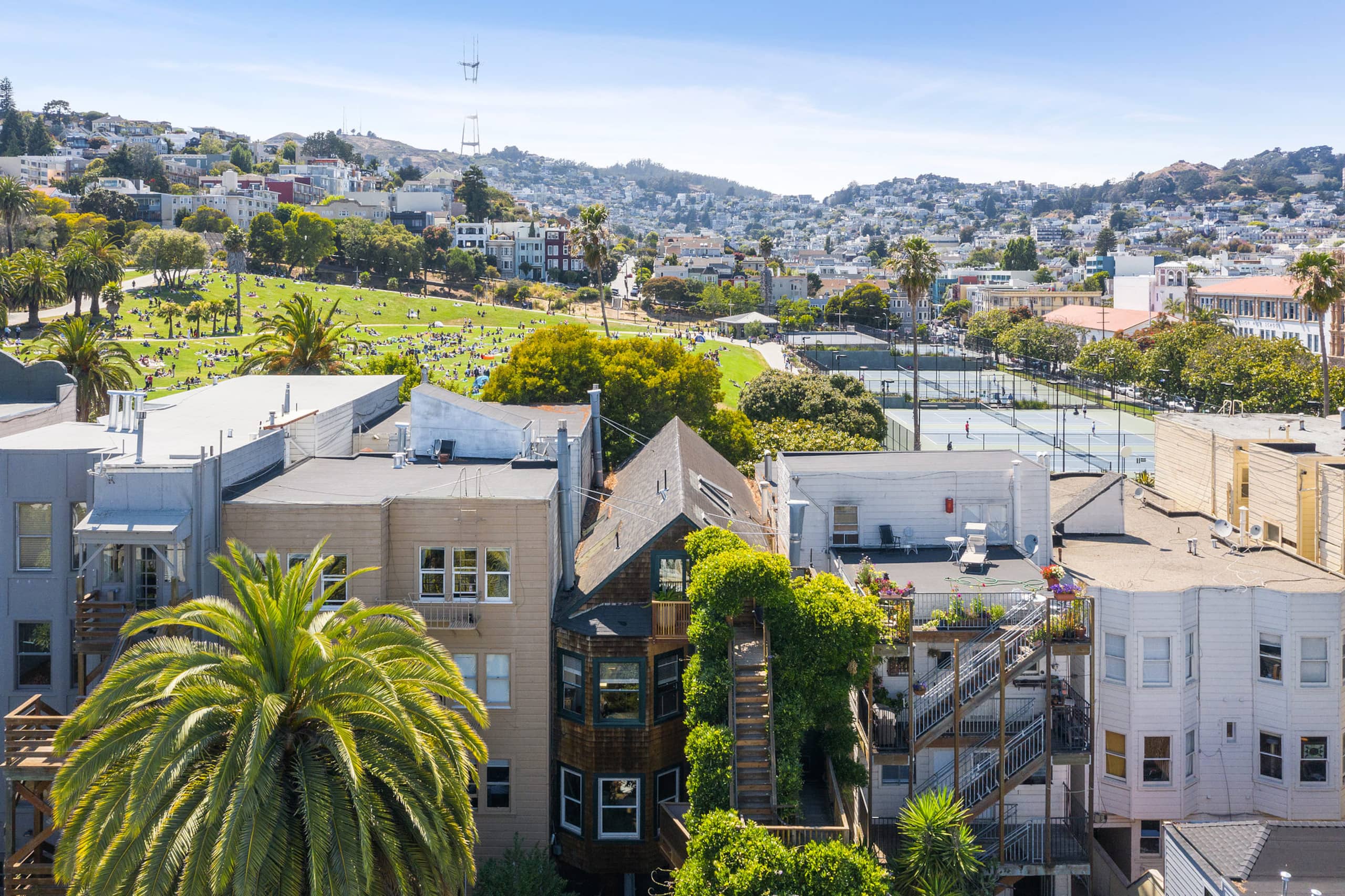Home in San Francisco · ★4.95 · 1 bedroom · 2 beds · 1 bath - Image 39