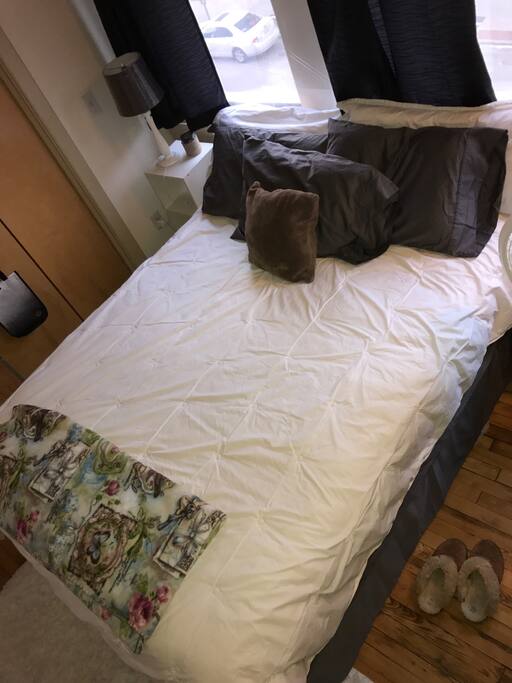 1 bedroom with queen bed. Wood floor & exposed brick throughout the unit!