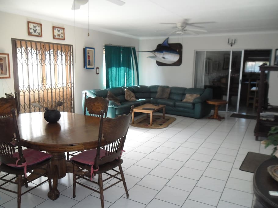 Living/Dining Area