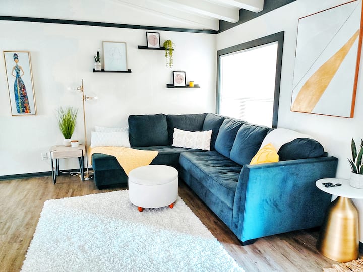 Modern Duplex: Pet-friendly + Huge Yard And Office - Universal City, TX