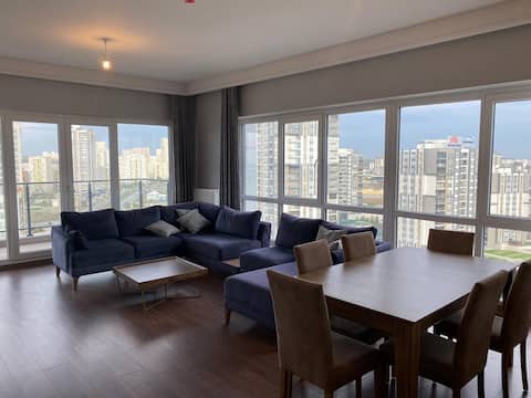 Successful Airbnb property: Lux 4+1 A.C Apartment near istanbul airport&mall in Başakşehir