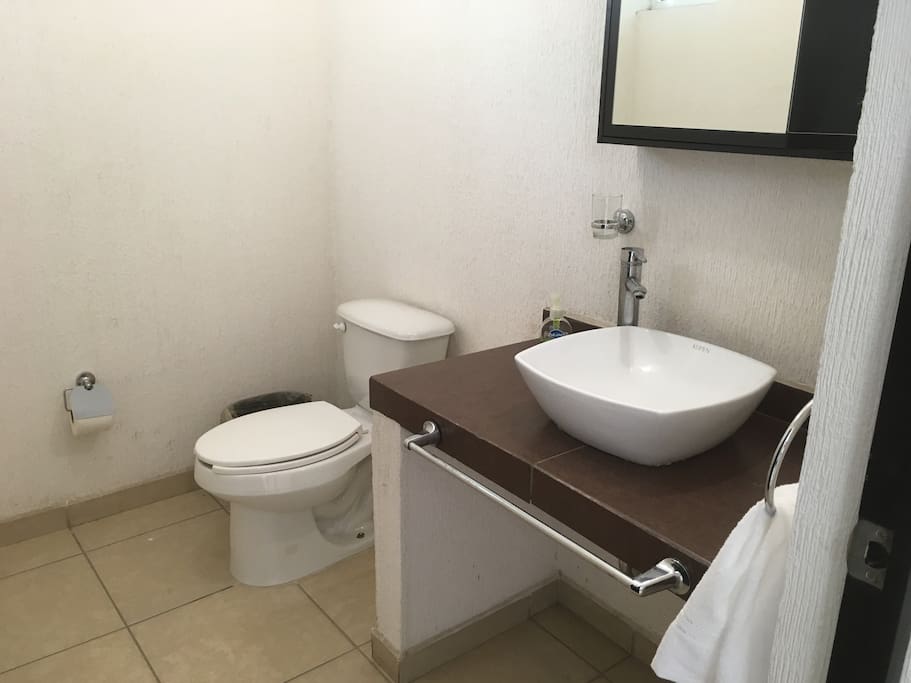 Half bathroom 1st floor