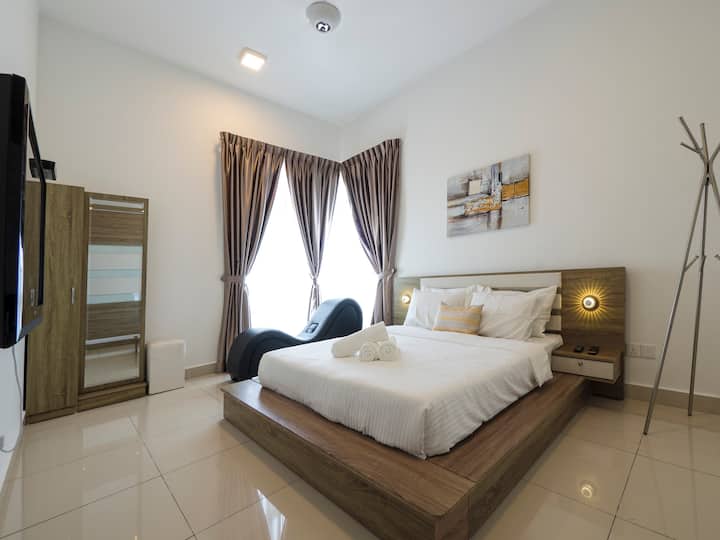 Master bedroom equipped with a 40" TV, provided with Singapore TV channels. (Not Smart TV)